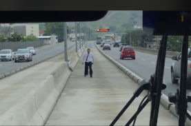 【拍手喝采】高速道路でバスが急停車！次の瞬間乗客たちが目にしたのは…！？